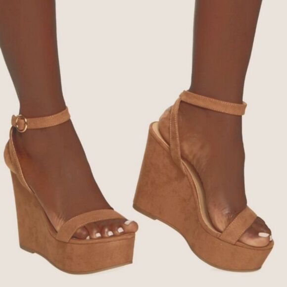 FOREVER 21 SUEDE WEDGE ROUND OPEN TOE ANKLE & ADJUSTABLE BUCKLE STRAP SANDAL - Picture 1 of 15